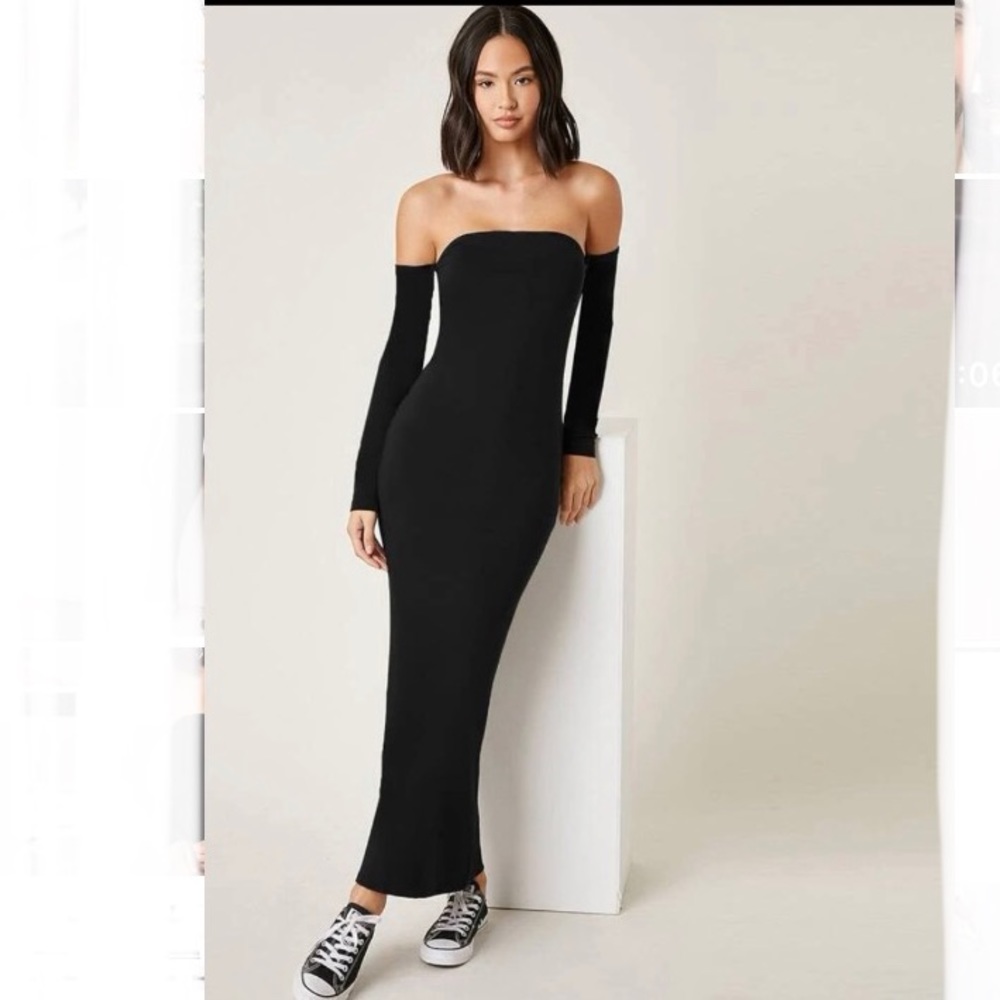SOLD Long Sleeve Cold shoulder Maxi Dress Black